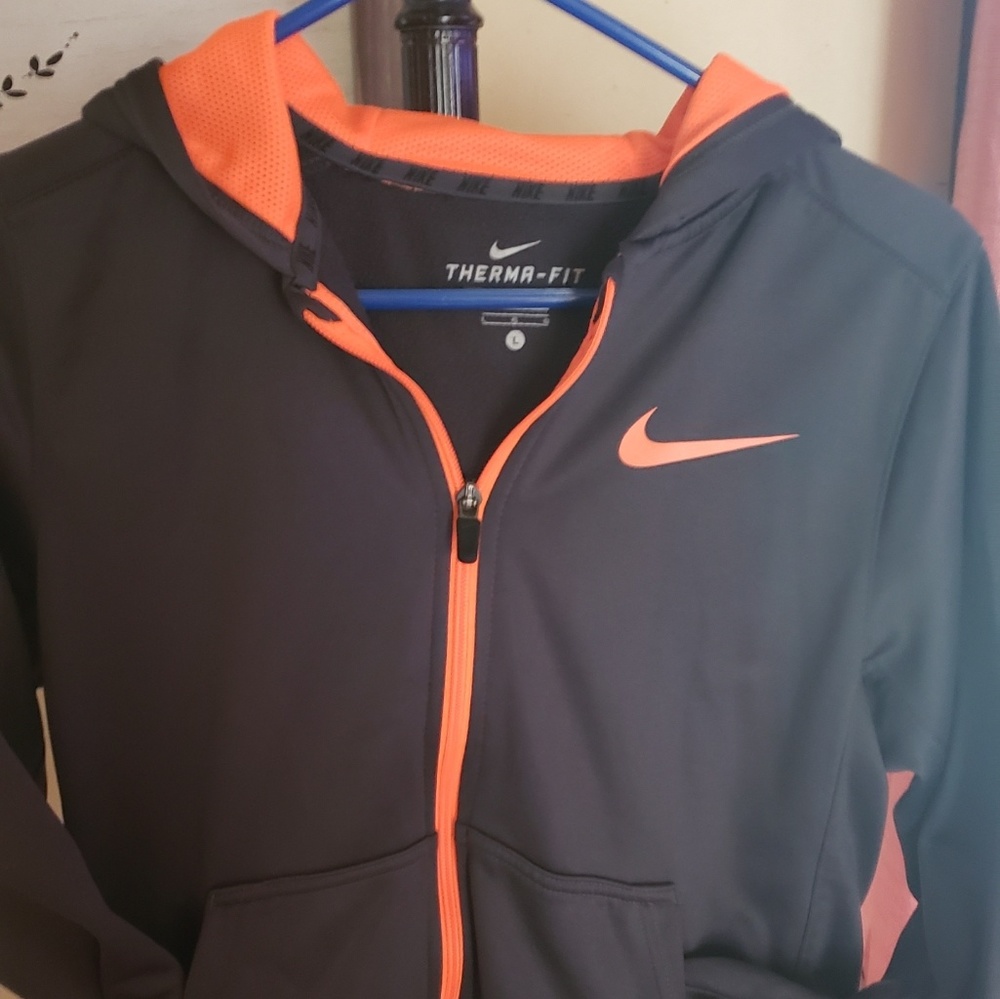 Nike boys Large